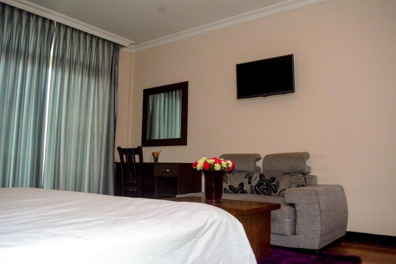 Melodie Hotel Addis Abeba Zewnętrze zdjęcie